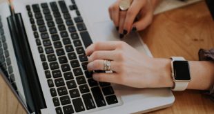 amd or intel which is better for laptop